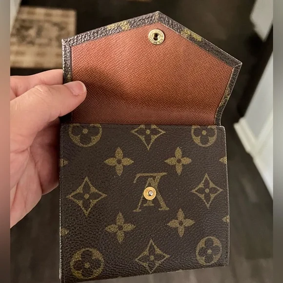 ⭐️ SALE ⭐️ ✨ Authentic ✨ Louis Vuitton Elise Wallet - Picture 3 of 8